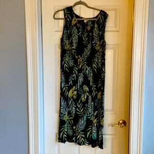 Croft & Barrow large sleeveless midi smocked dress palm leaves